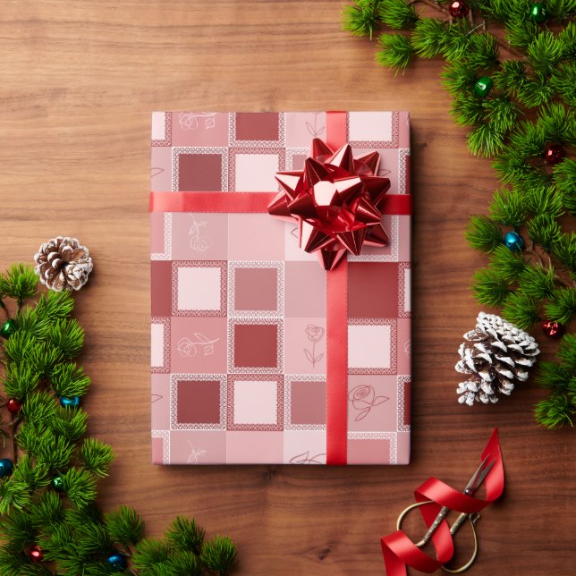 papel envolvente con cuadrados, encaje y rosas (Regalo de vacaciones)