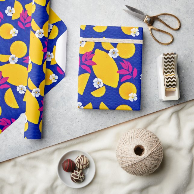 Papel envuelto con limones pardos y hojas rosadas (Artesanía)