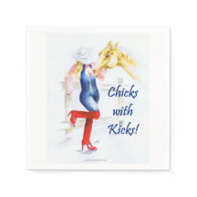 Niña fresca con servilleta de cóctel - Pollos con