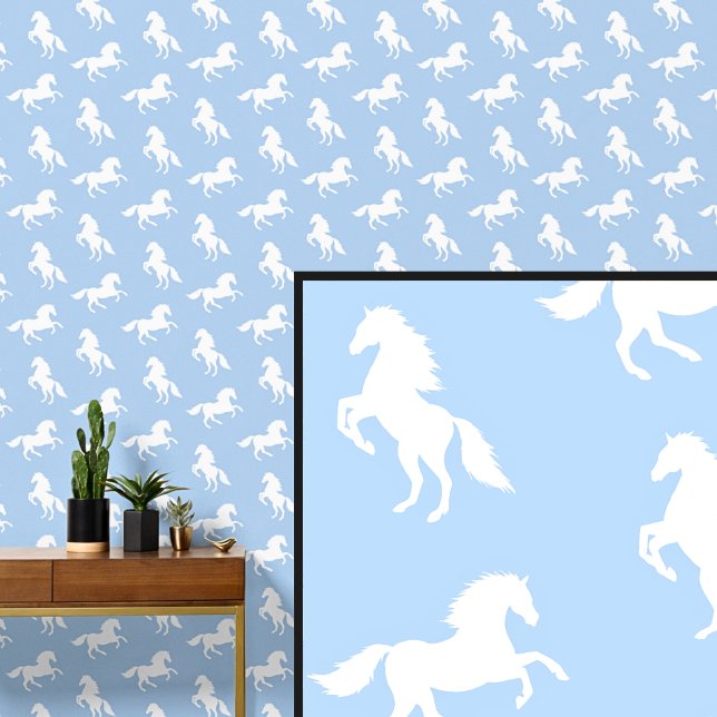 Papel Pintado Caballos blancos sobre azul pálido suave (Subido por el creador)
