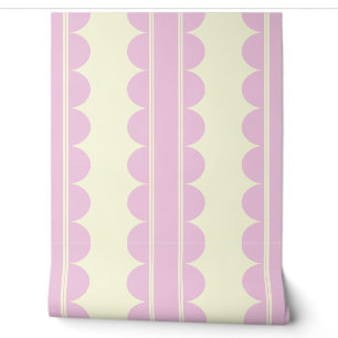 Papel pintado de color rosa polvoriento con voluta