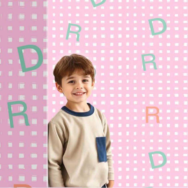 Papel Pintado Monograma rosa (monogrammed wallpaper for kid's room)