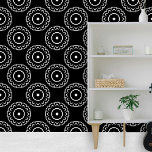 Papel Pintado Motivos marroquíes de manala blanca y simple en ne<br><div class="desc">Este exquisito papel pintado de pelos y palos combina a la perfección la elegancia atemporal con un toque moderno. El diseño presenta una serie de motivos concéntricos tipo mandala contra un fondo negro profundo. Los detalles minuciosos evocan el arte que se encuentra en las baldosas marroquíes. El alto contraste añade...</div>