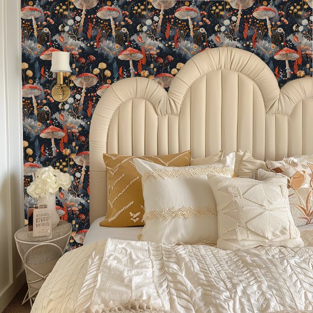 Papel Pintado Toadstools rojos de Fairycore en un bosque gris (Fairycore Red Toadstools in a Gray Forest Wallpaper behind a cream headboard.)