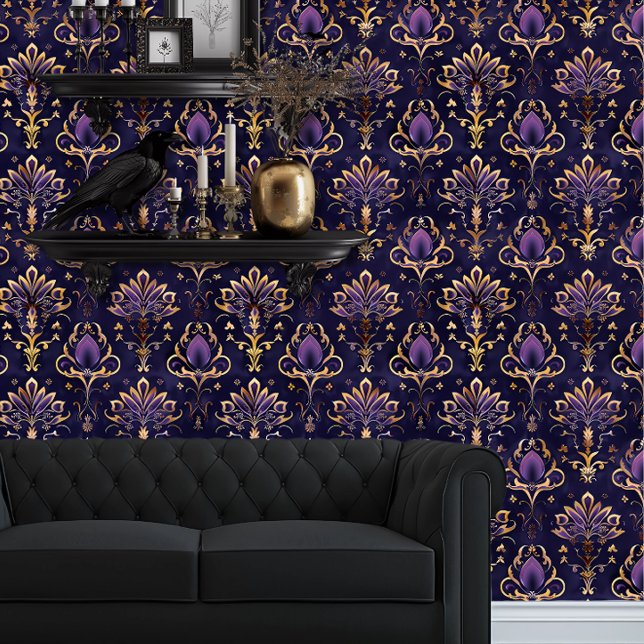 Papel Pintado Whimsigoth Elegant Purple and Gold (Whimsigoth ELegatn Purple & Gold wallpaper behind a black couch.)