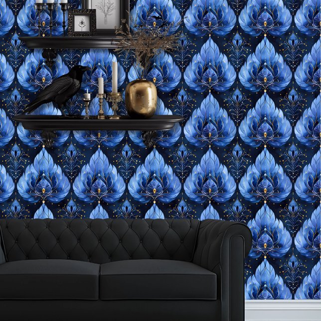 Papel Pintado Whimsigoth Peacock Feather Inspirado en el azul (Whimsigoth Peacock Blue wallpaper behind a black couch.)