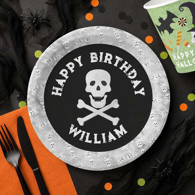 Papel Plato de cumpleaños de Halloween de calavera y hue (Skull & Bones Birthday Paper Plate)