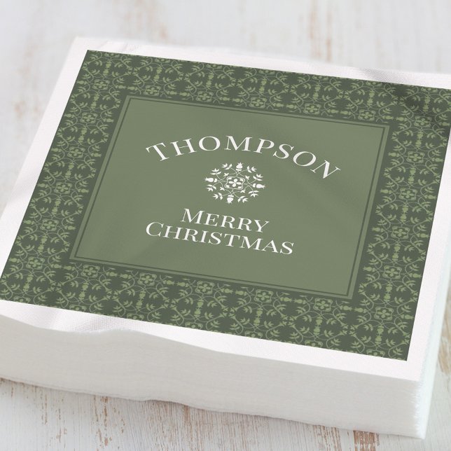 Papel Servilleta de Navidad verde personalizada con nomb (Personalized green Christmas napkin with custom family name.)