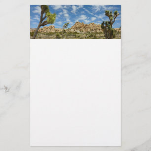 Papelería Árboles de Joshua y paisaje desértico de cielo azu