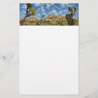 Papelería Árboles de Joshua y paisaje desértico de cielo azu