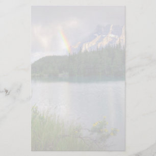 Papelería Arcoiris sobre montaña