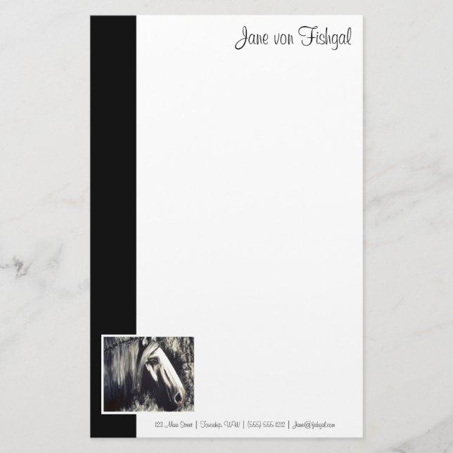 Papelería Caballo Gris con Borde Negro (Anverso)