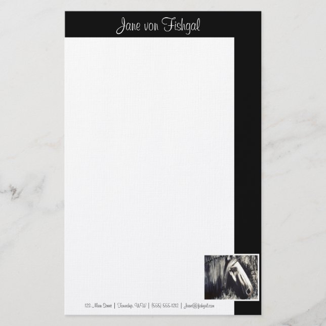 Papelería Caballo Gris con Borde Negro (Anverso)