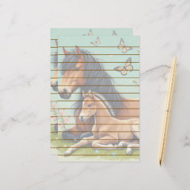 Papelería Caballo y potro descansando en un entorno primaver