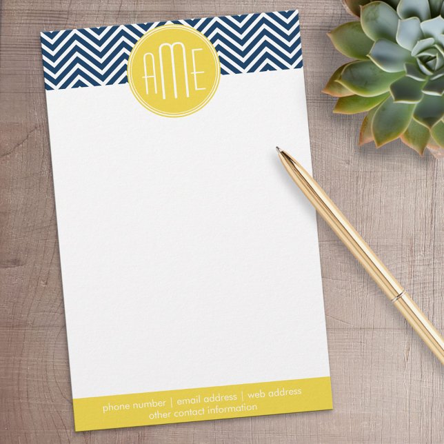 Papelería Chevrons azul marino con monograma amarillo Person (Personalized Stationery)