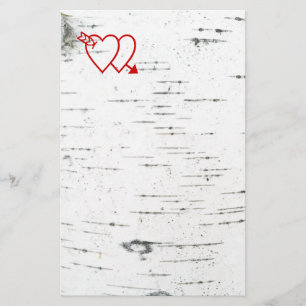 Papelería Dos corazones en una ladra de abedul