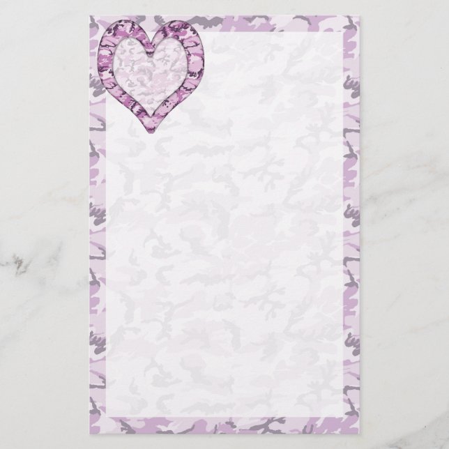 Papelería El corazón de camuflaje rosa/morado de Woodland en (Anverso)
