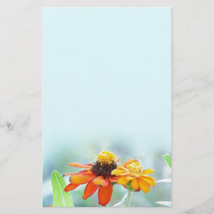 Papelería El Zinnia florece los efectos de escritorio azules