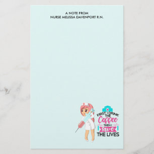 Papelería Enfermera divertida diciendo con gran aguja hipodé