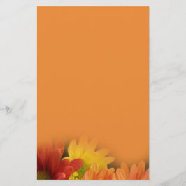 Papelería Flores rojas, amarillas y naranjas coloridas.