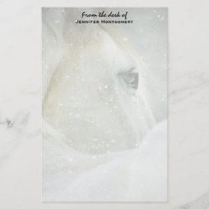 Papelería Foto de un hermoso caballo blanco en invierno