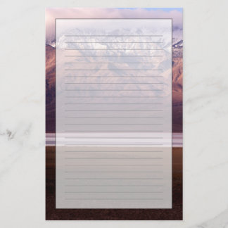 Papelería Gama y lavabo de Panamint
