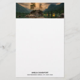 Papelería Hermoso lago de montaña en la foto nocturna