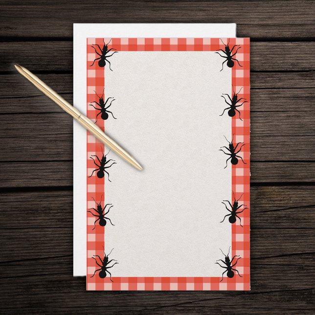 Papelería Horrible hormiga de hormigas rotas con manteles (Marching black ants around red and white tablecloth plaid border on white writing stationery.)