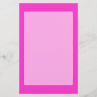 La decoración es de color rosa y Personalizar.