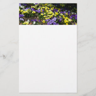 Papelería La ladera de los Pansies morado y amarillo