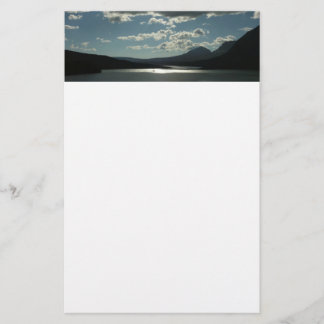 Papelería Lago Saint Mary I en el Parque Nacional Glacier