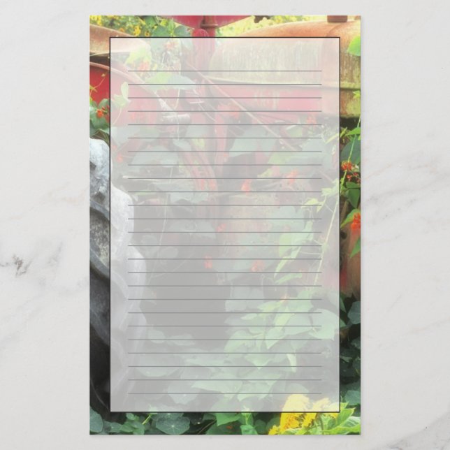 Papelería Las flores de primavera adornan un viejo tractor. (Anverso)