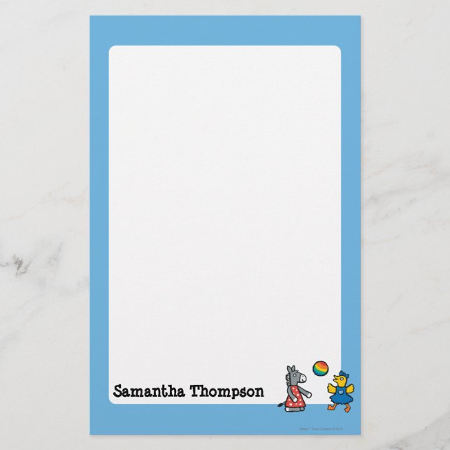 Papelería Maisy en el preescolar con amigos en el patio de r (Anverso)