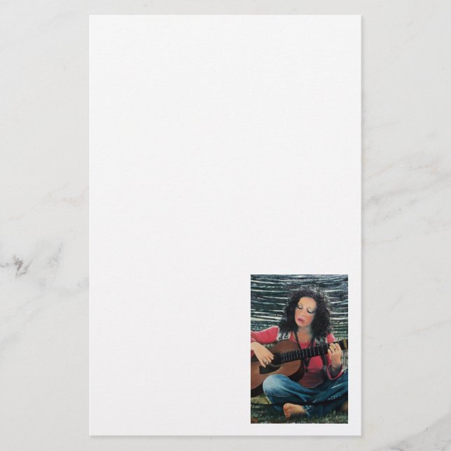 Papelería Mujer Jugando Música Con Guitarra Acústica (Anverso)