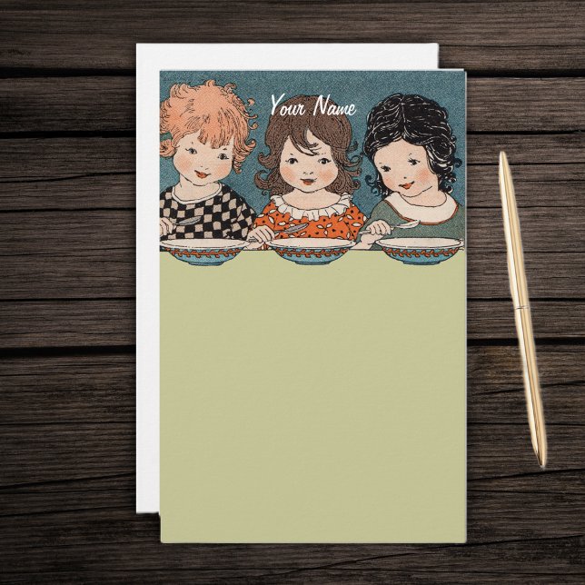 Papelería Niñas Vintage comiendo sopa tres hermanas (Three little sisters, blond, dark hair, and red head eating soup on tan stationery paper.)