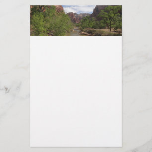 Papelería Río Virgin en primavera en el Parque Nacional Zion