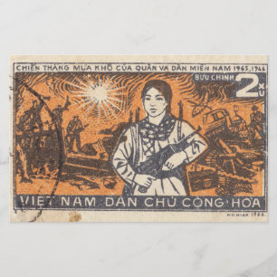 Papelería Sello postal vietnamita con un chica armado en 196