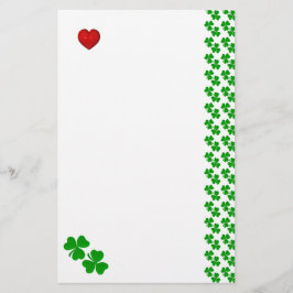 Papelería Shamrock irlandés con Stationery de corazón rojo