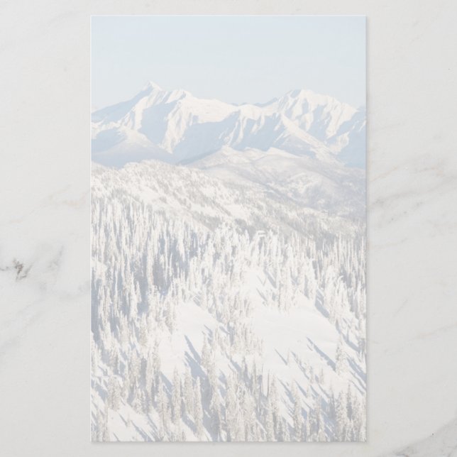 Papelería Una vista escénica de las montañas y de los (Anverso)