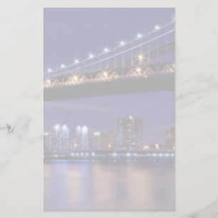 Papelería Vista del puente de Manhattan en la noche
