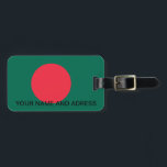Para Maletas Etiqueta de equipaje con bandera de Bangladesh<br><div class="desc">¡Muestre su amor por Bangladesh mientras viaja con nuestra etiqueta de equipaje que muestra la bandera de Bangladesh! Esta etiqueta de equipaje duradero no es sólo un accesorio práctico para viajar, sino también una audaz declaración de orgullo nacional. El llamativo diseño de la bandera facilita la localización de sus equipajes,...</div>