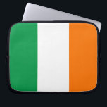 Para Portátil Funda de portátiles con bandera irlandesa<br><div class="desc">Elegante manga para portátiles con bandera de Irlanda. Este producto es su personalizable.</div>