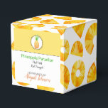 Para Regalos Baño y embalaje corporal caseros | Caja de piña<br><div class="desc">Este bonito diseño de piña acuarela es totalmente personalizable, por lo que se puede usar para cualquiera de tus regalos artesanales de piña aromatizados o perfumados, pero también para proyectos de costura y artesanía que tienen un tema de piña o un patrón de piña y no sólo tu baño y...</div>