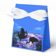 Caja de Favor con Grullas de Lago al Atardecer