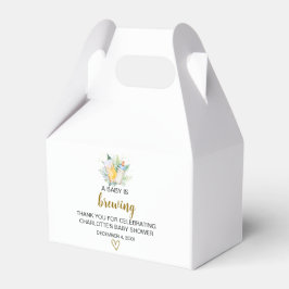 Para Regalos Niño pequeño está preparando caja de saltos