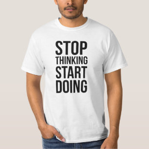 Pare el pensar del comienzo que hace la camiseta