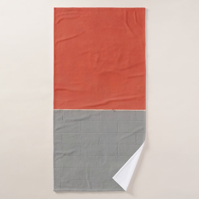 Pared pintada de gris y naranja (Toalla de baño)
