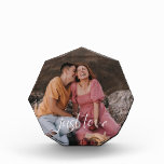Pareja de fotos Corazón Solo amor Escritura<br><div class="desc">Características de diseño de tu mejor foto con la moderna escritura de corazón "Solo amor".  Idea de regalo ideal para recién casados,  mudanza,  aniversario y más.</div>