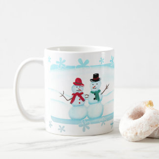 Pareja de Nieve sonriente feliz agitando sus tazas