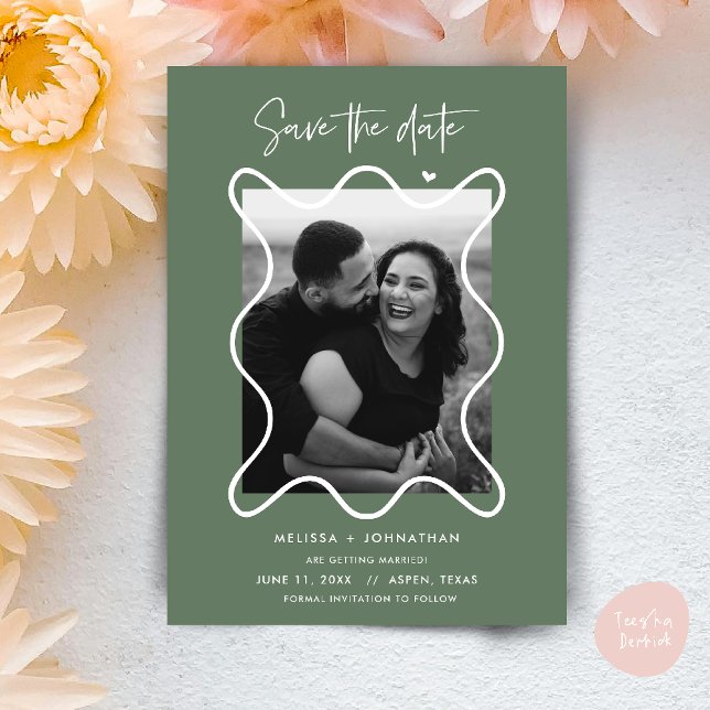 Pareja Feliz Anuncio de boda de fecha de guardado (Happy Couple Save the date wedding announcement whimsical in sage green)